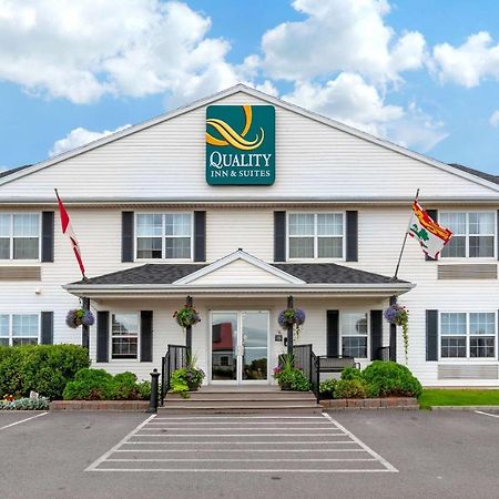 Quality Inn & Suites Cornwall Exterior photo