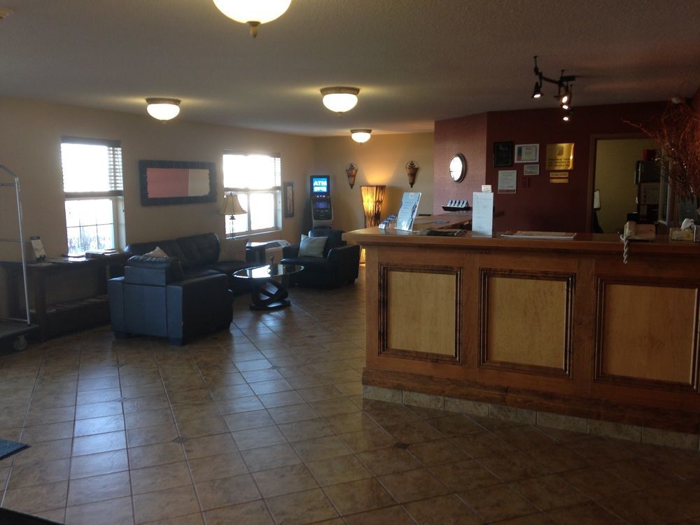 Quality Inn & Suites Cornwall Exterior photo