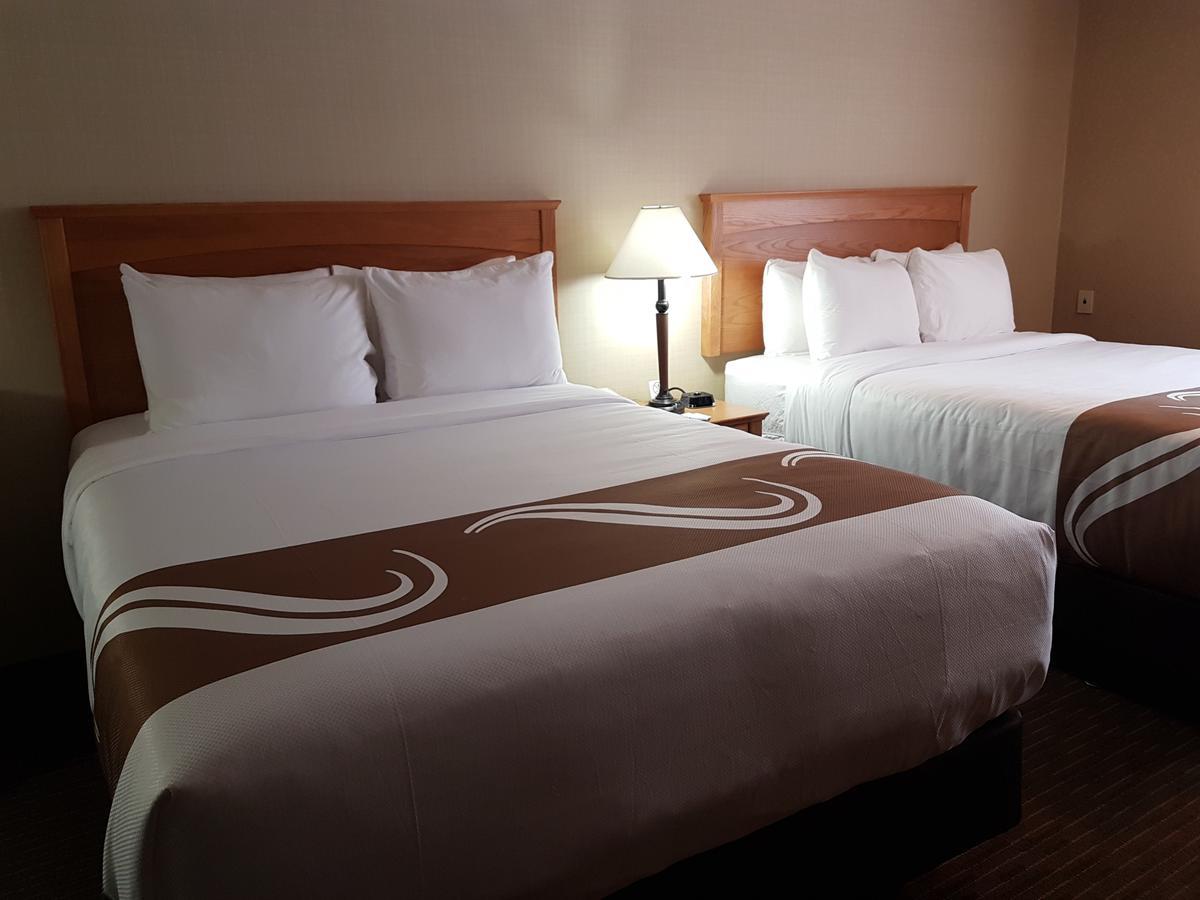 Quality Inn & Suites Cornwall Exterior photo