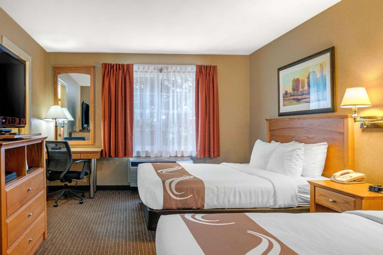 Quality Inn & Suites Cornwall Exterior photo
