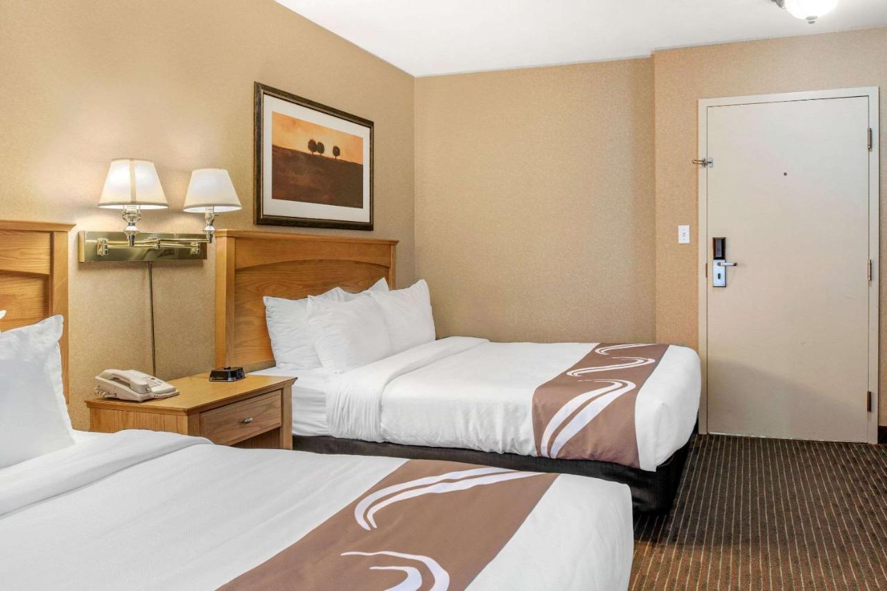Quality Inn & Suites Cornwall Exterior photo